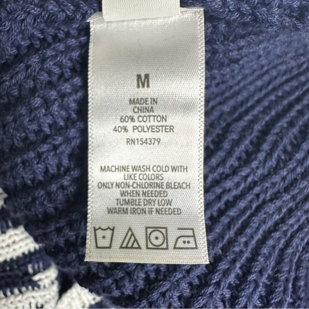 Nwt Aeropostale Navy and White‎ 'New York' spell out knit Sweater